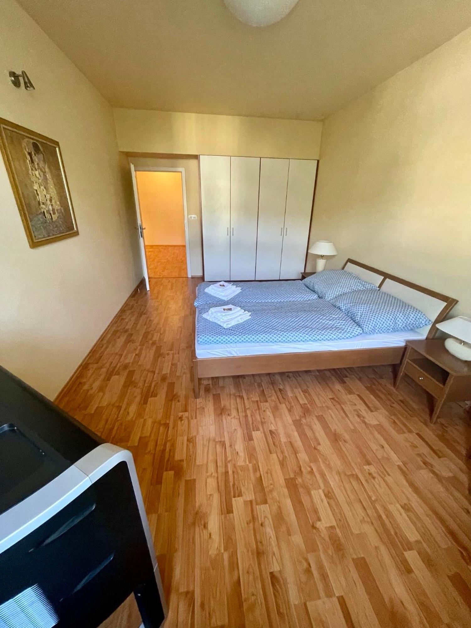Huge Two Floor Apartment On The Park Colonnade With Free Parking For One Car, 160 Sqm Karlsbad Exteriör bild
