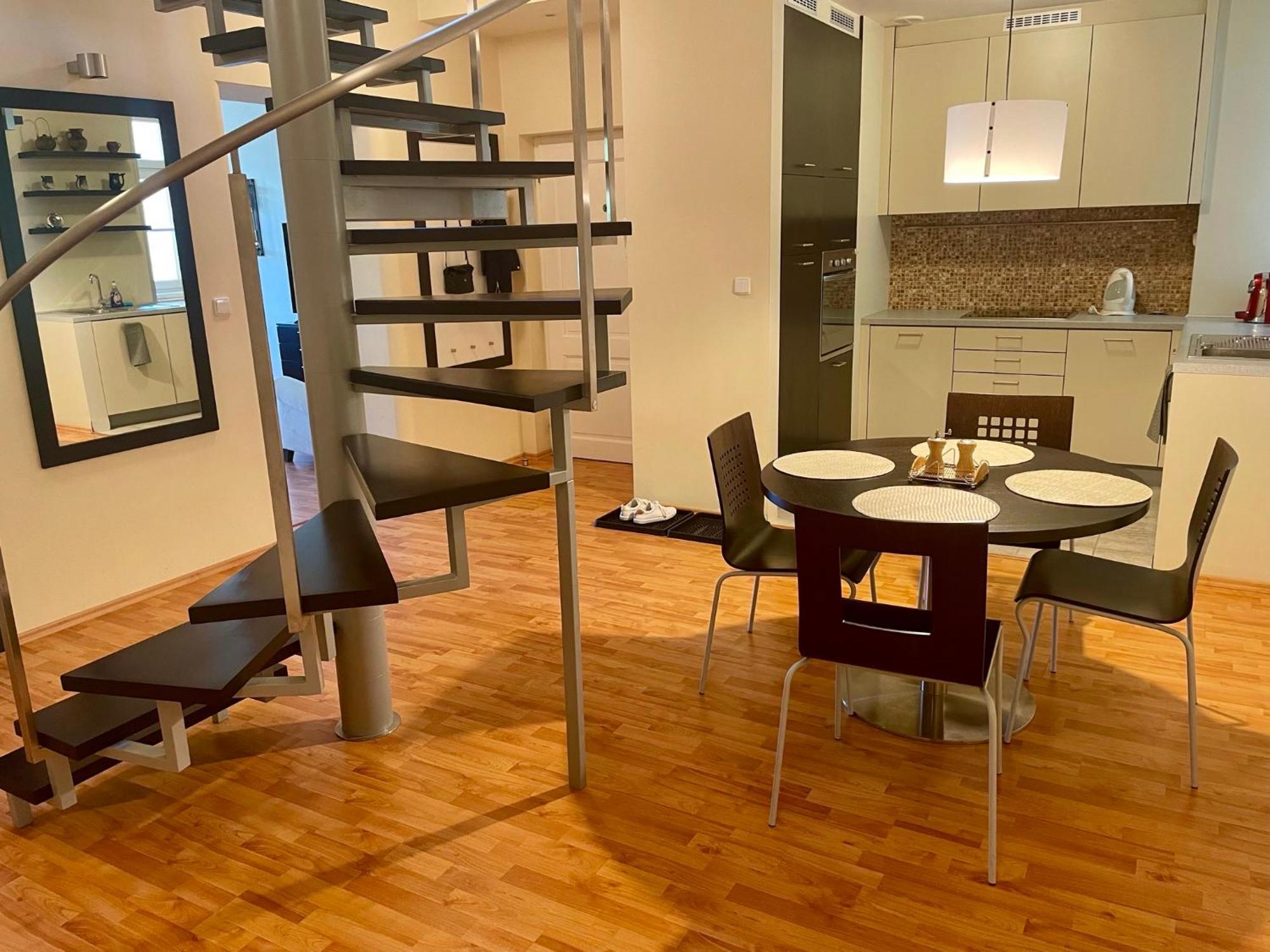 Huge Two Floor Apartment On The Park Colonnade With Free Parking For One Car, 160 Sqm Karlsbad Exteriör bild