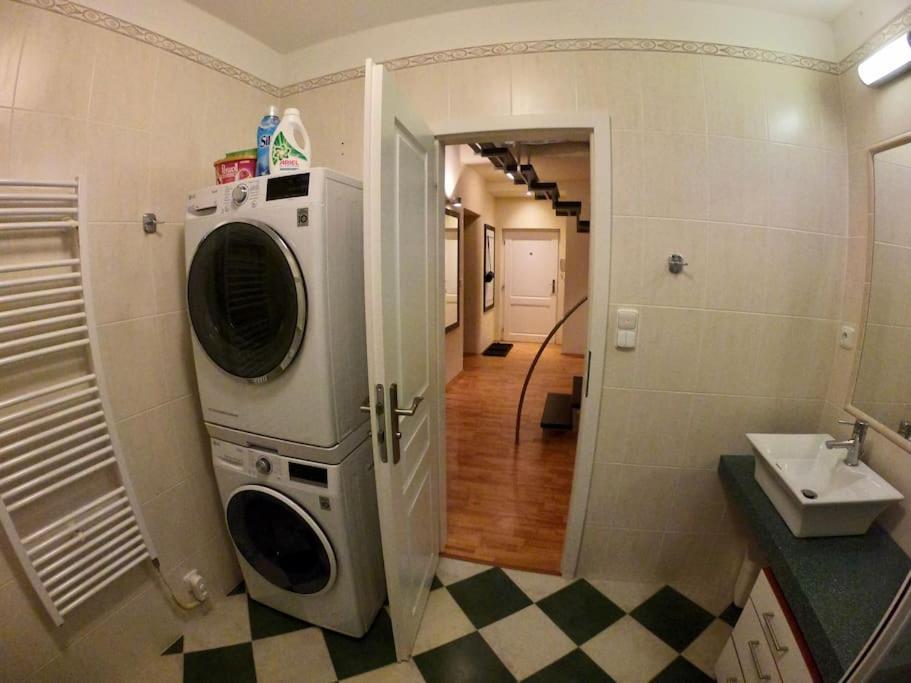 Huge Two Floor Apartment On The Park Colonnade With Free Parking For One Car, 160 Sqm Karlsbad Exteriör bild