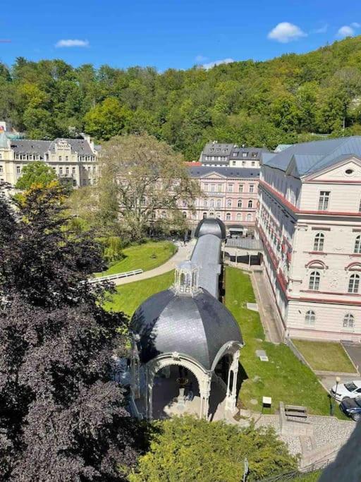 Huge Two Floor Apartment On The Park Colonnade With Free Parking For One Car, 160 Sqm Karlsbad Exteriör bild